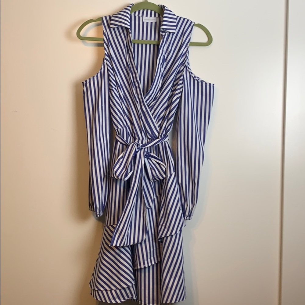 Dress - Picture 7 of 7